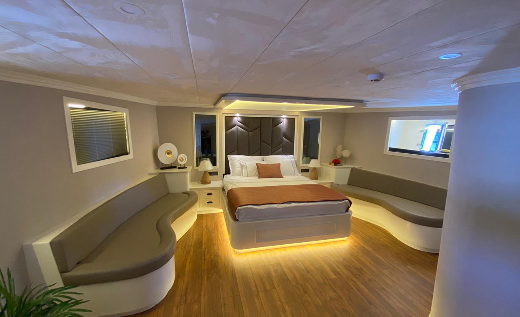QUEEN OF MAKRI Master cabin