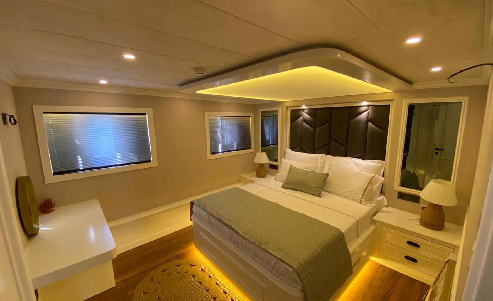 QUEEN OF MAKRI VIP cabin