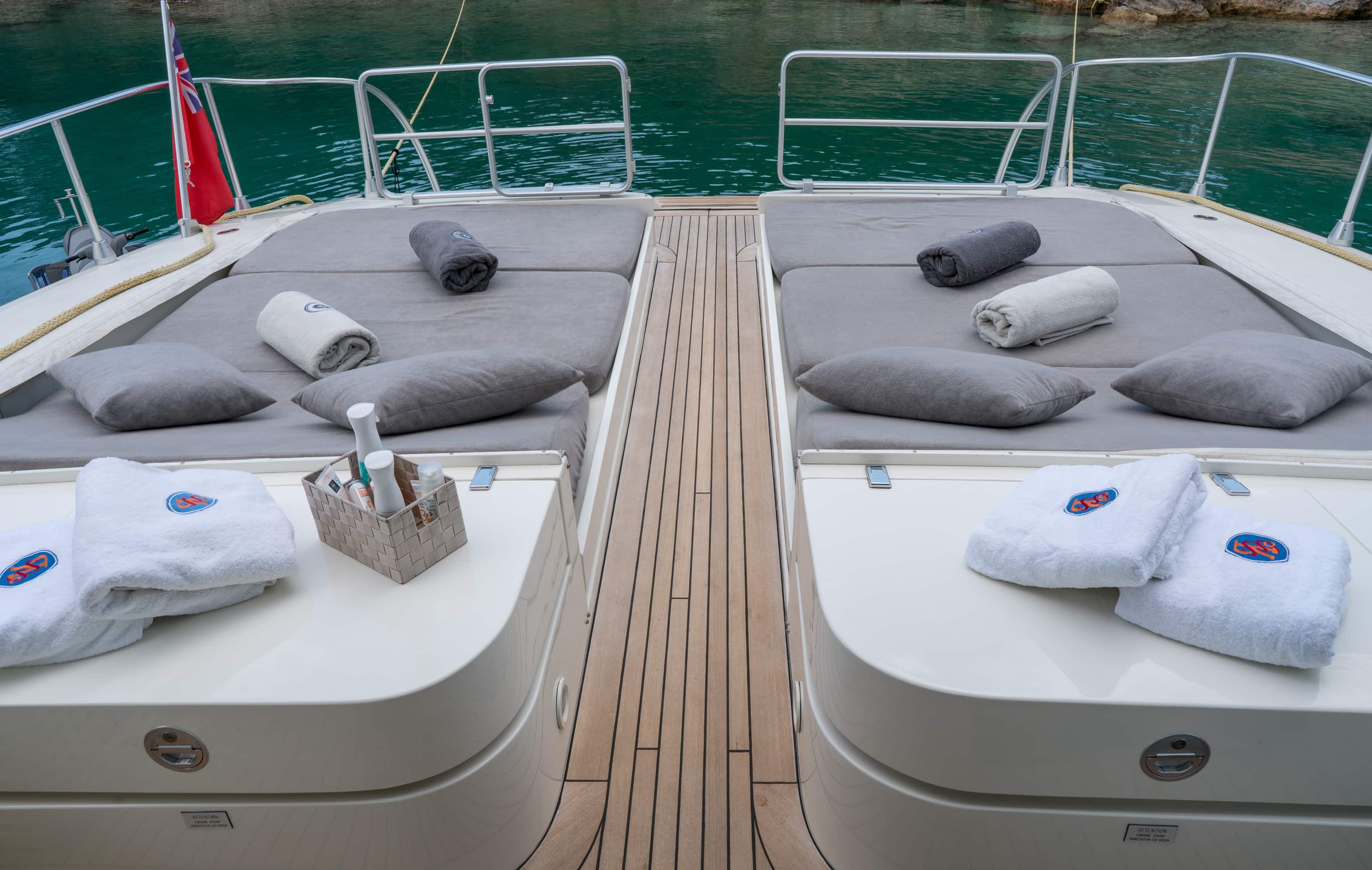 ROMACHRIS II Aft deck