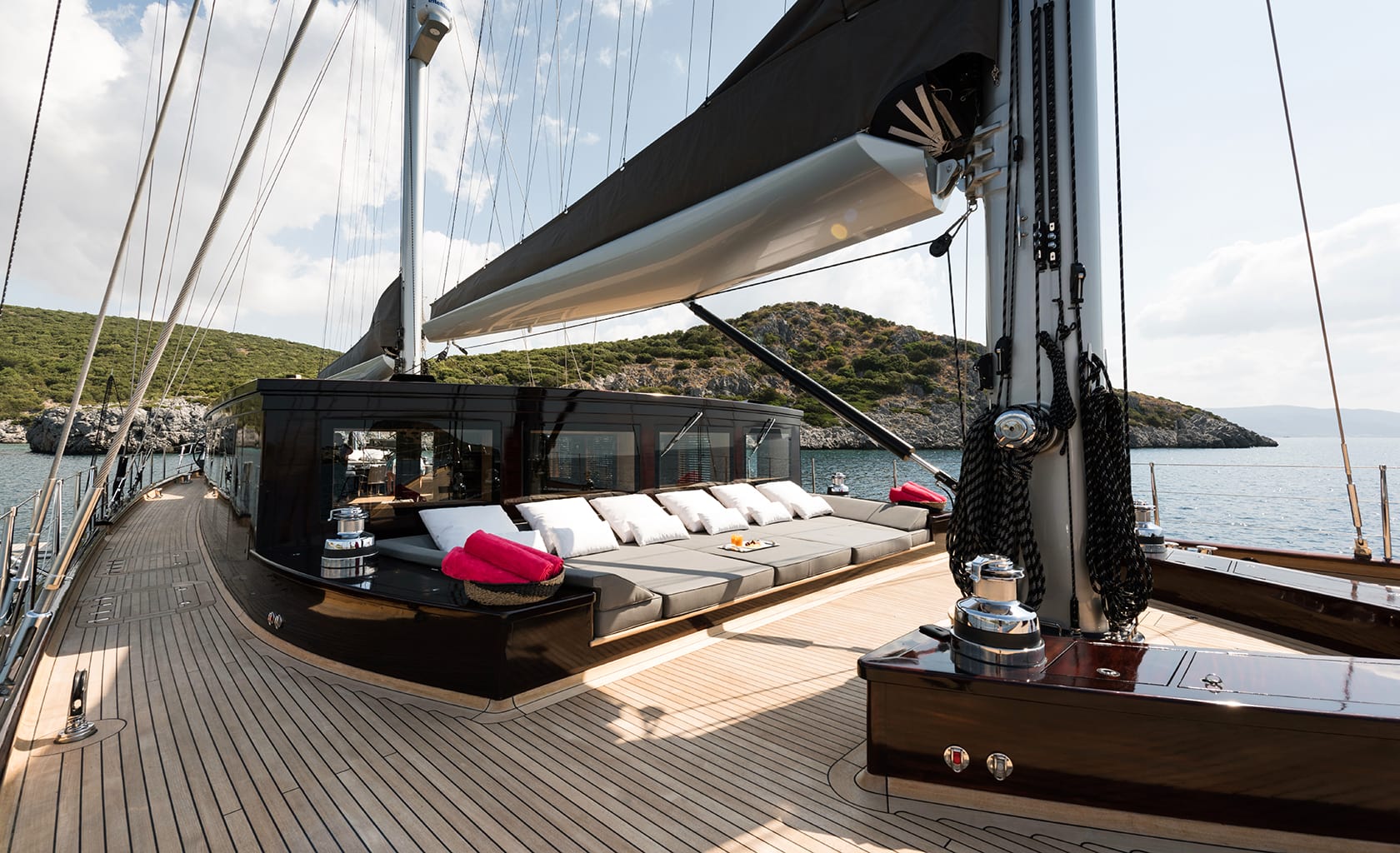 ROX STAR Bow deck