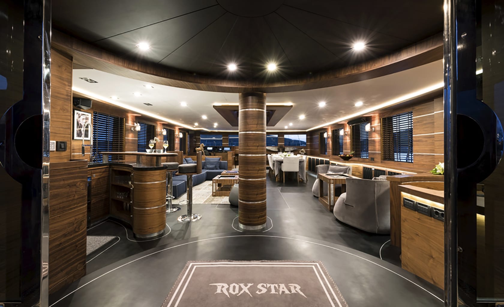 ROX STAR Saloon
