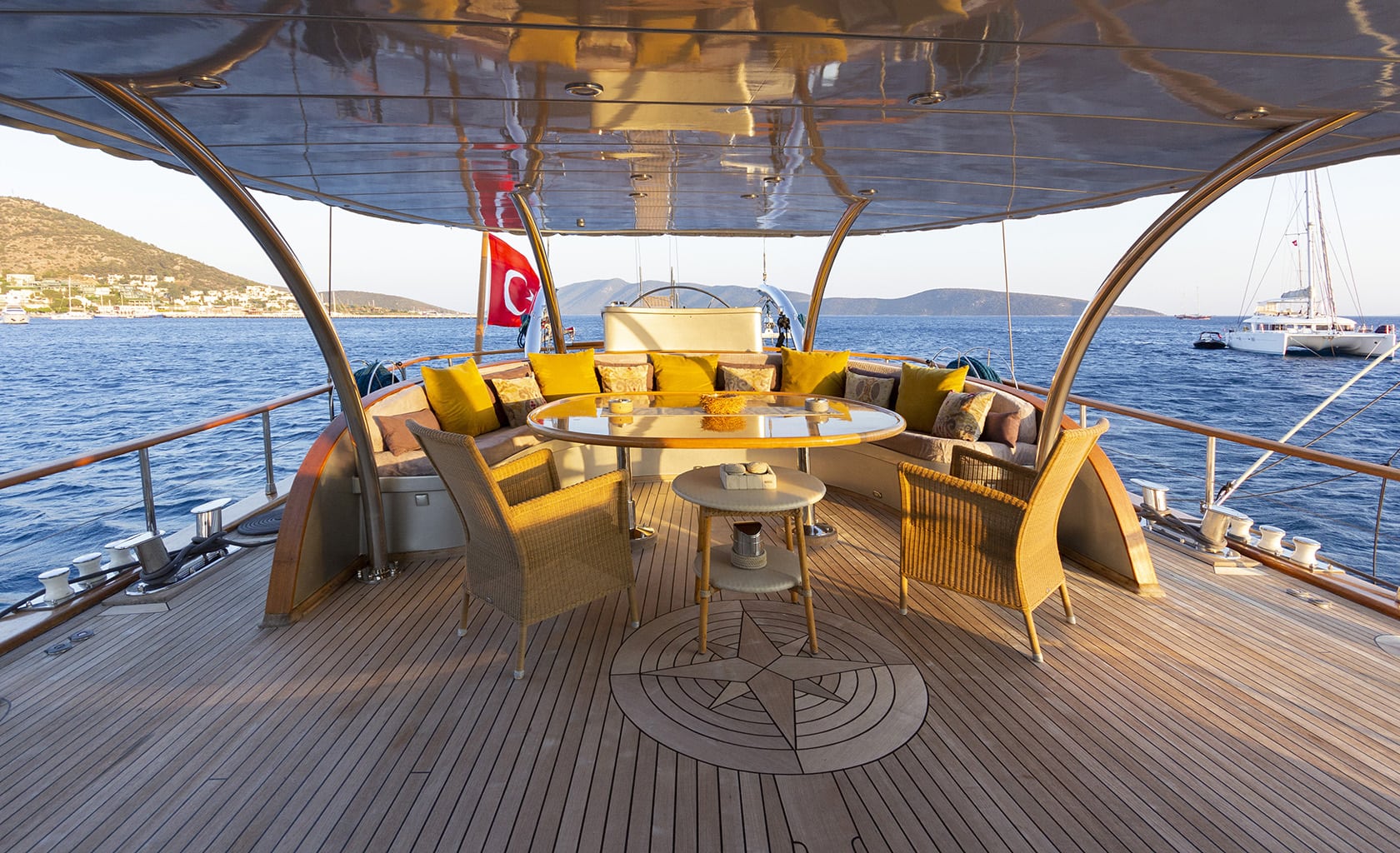 SILVER MOON Aft deck