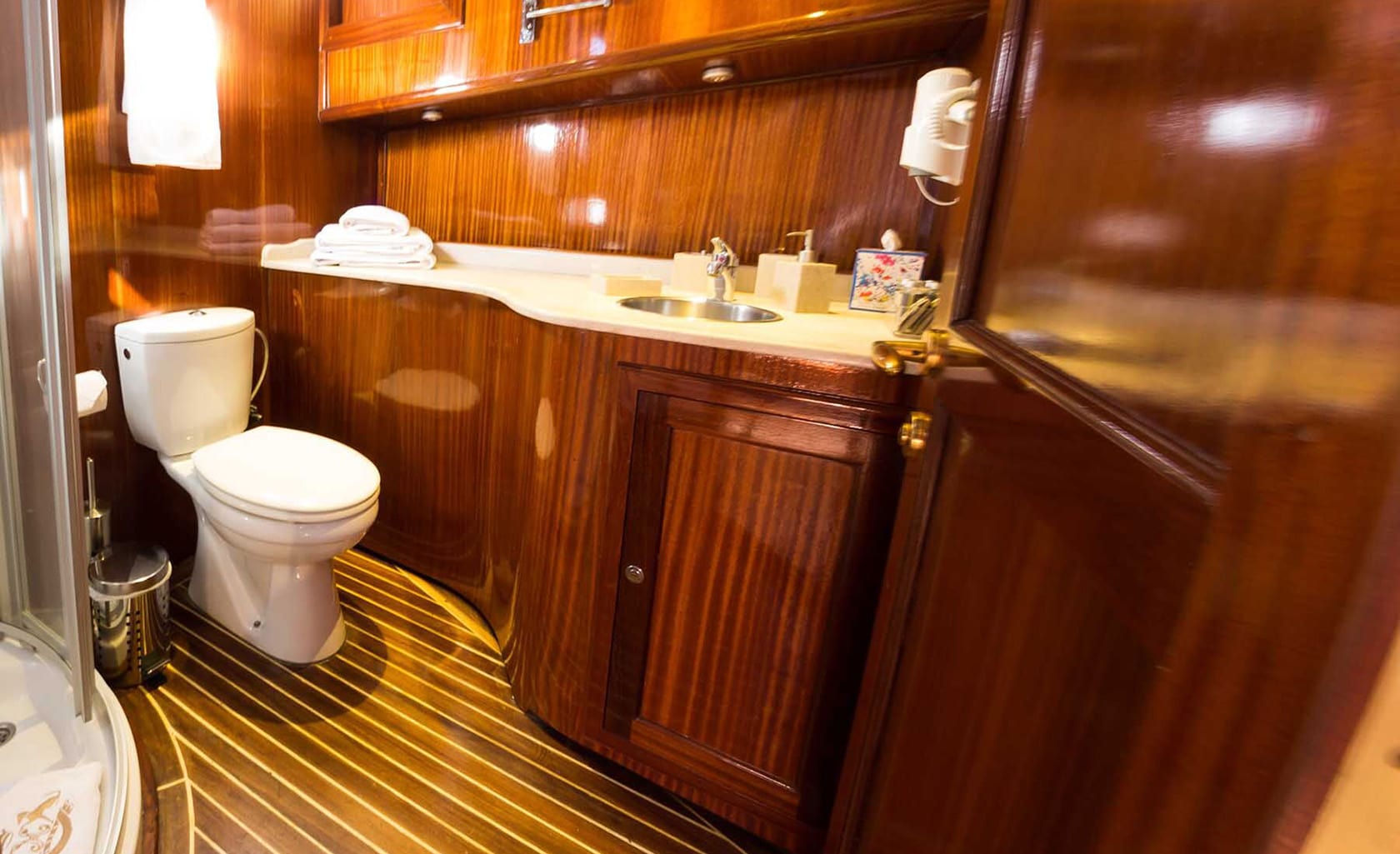 SMART SPIRIT Bathroom