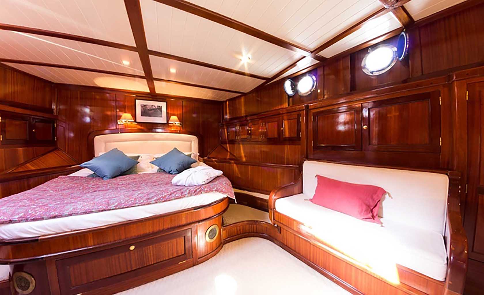 SMART SPIRIT Master cabin