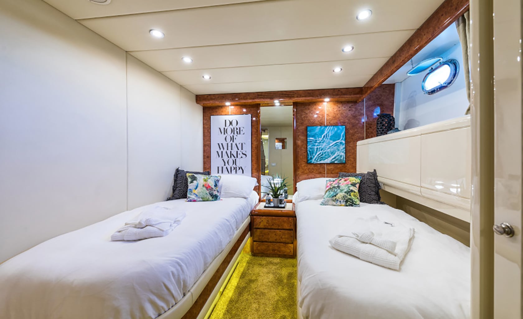 SPEEDY T Twin cabin
