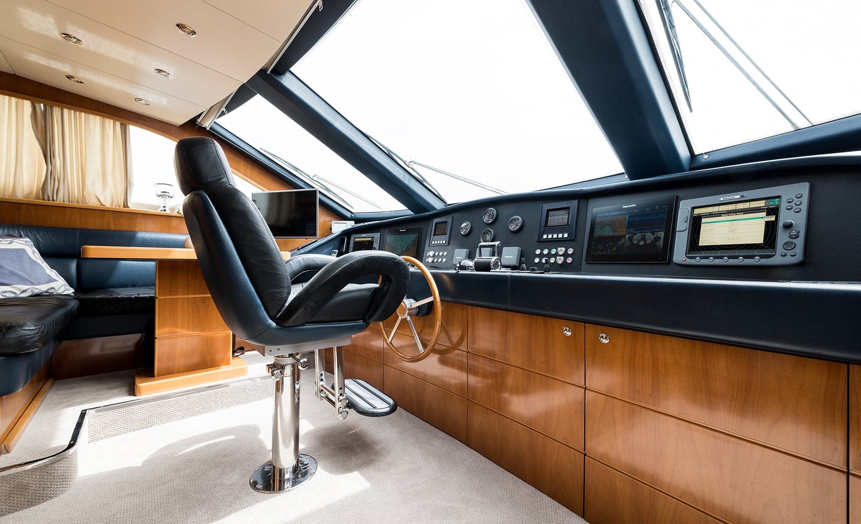 STAR LINK Captains place