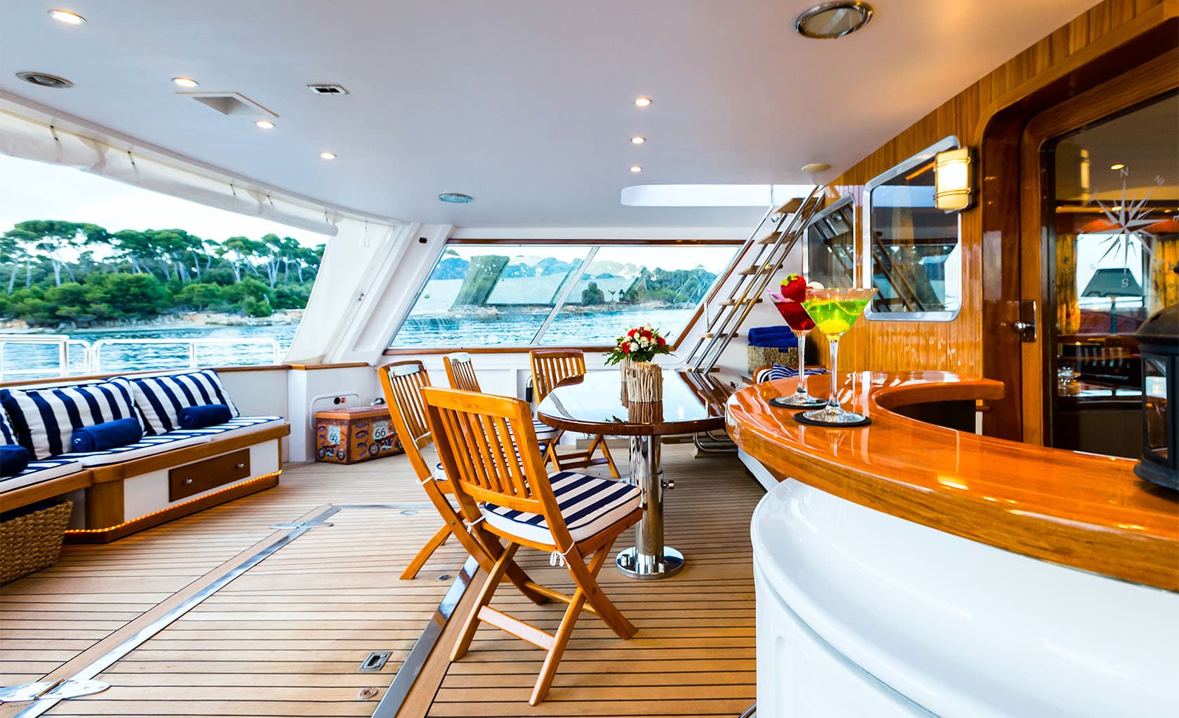 STAR OF THE SEA Salon