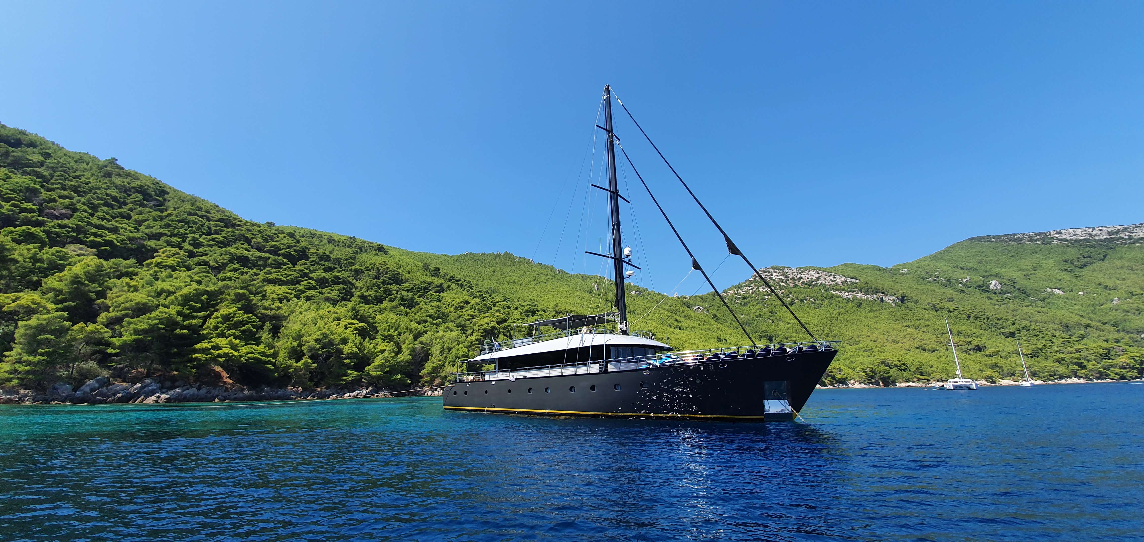 Sailing yacht Rara Avis