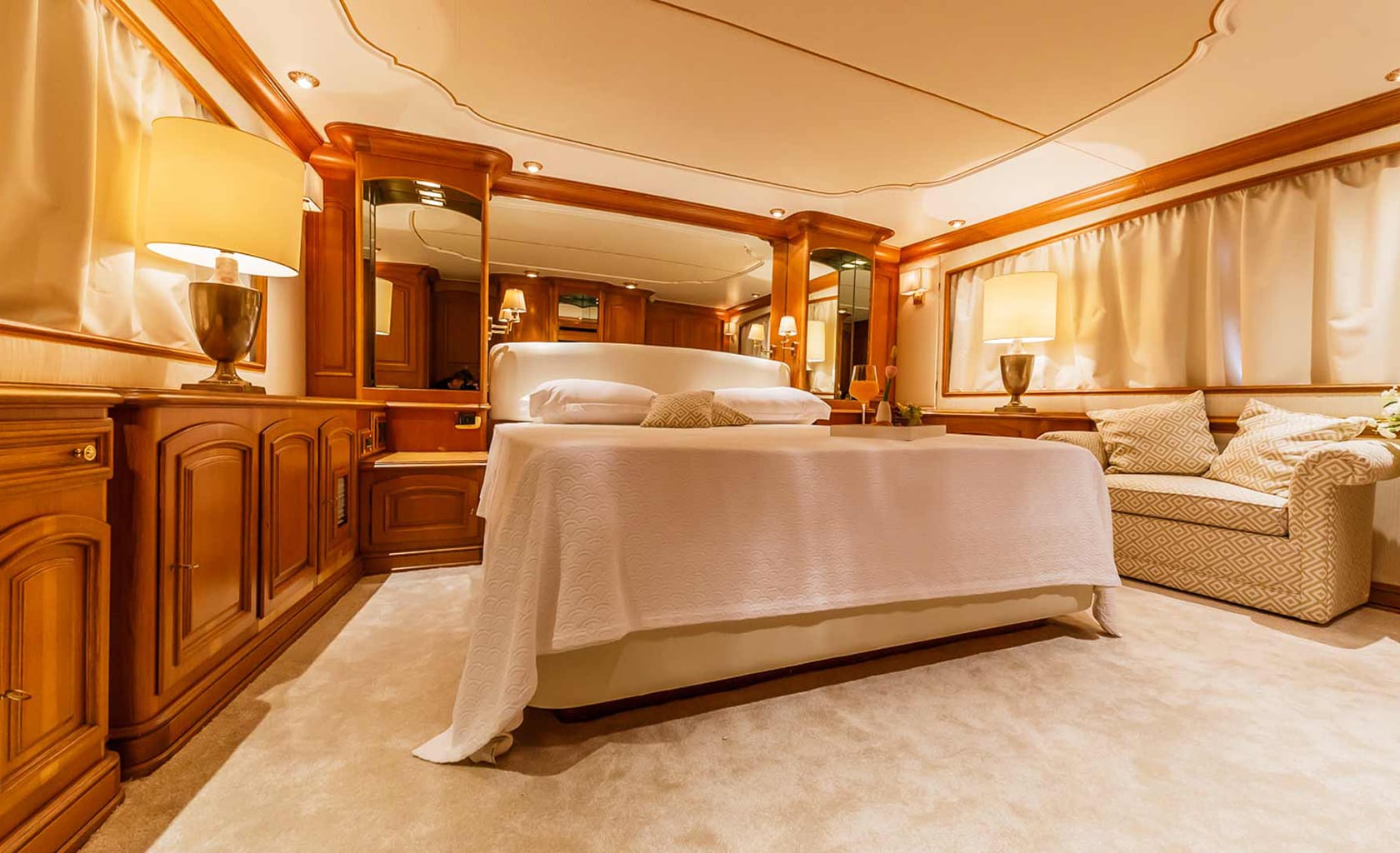 TO JE TO Master cabin
