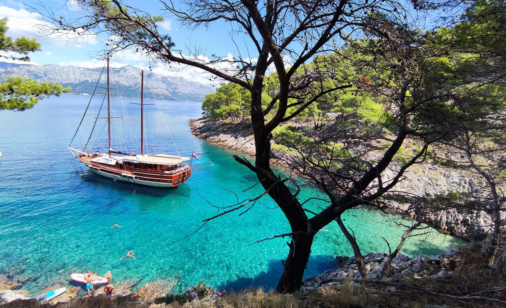 The best yachting routes for nature lovers in every destination
