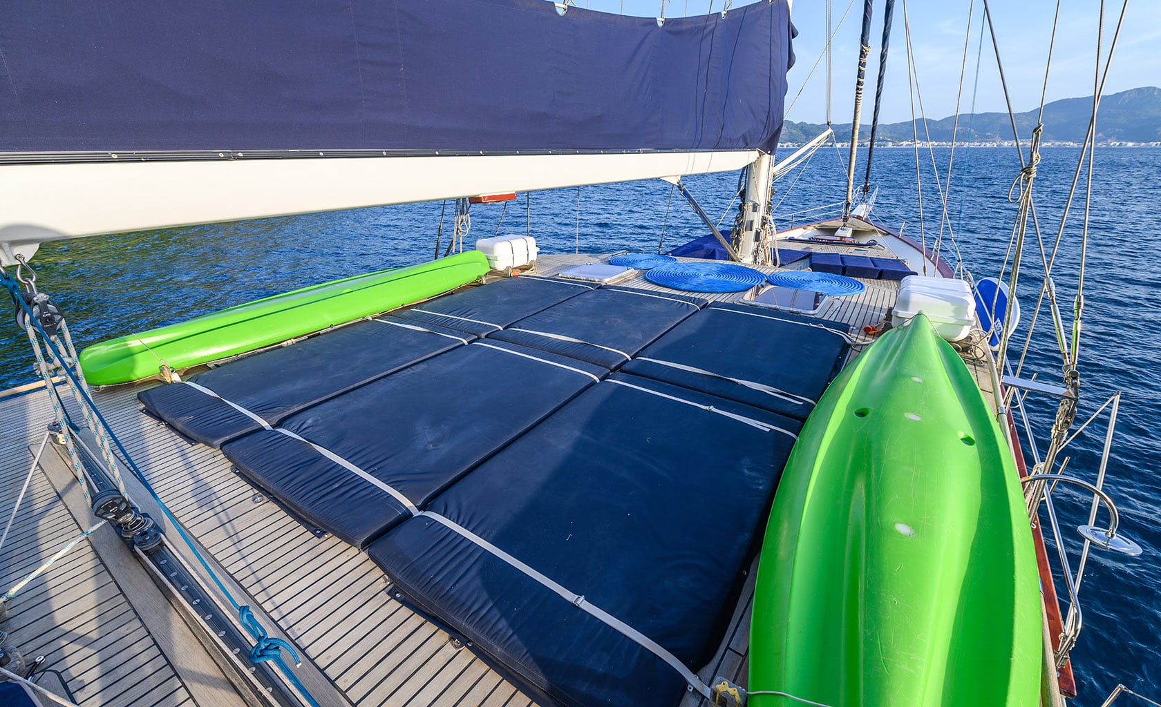 VIVA SHIRA Sun deck