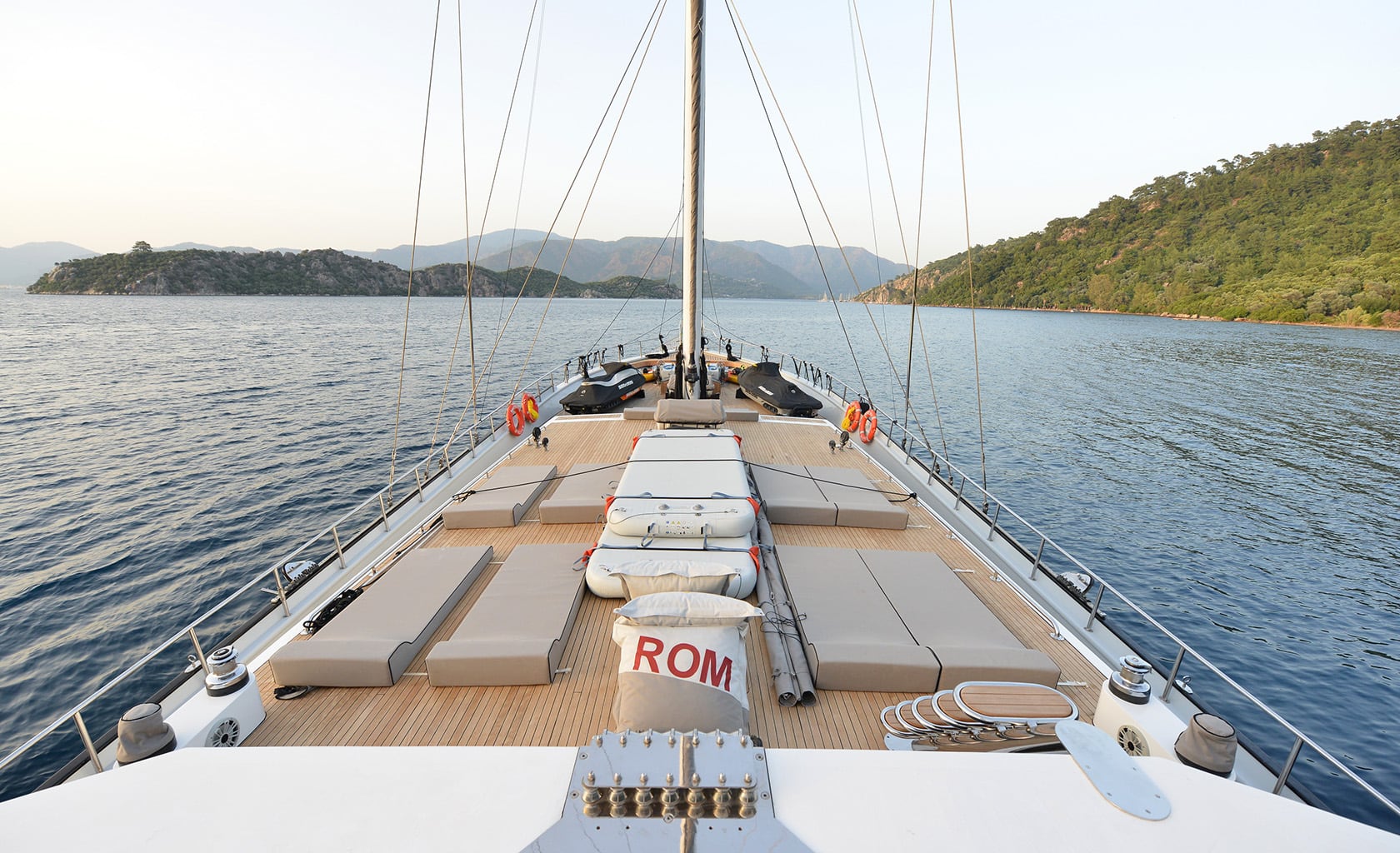 WHITE SOUL Sun deck