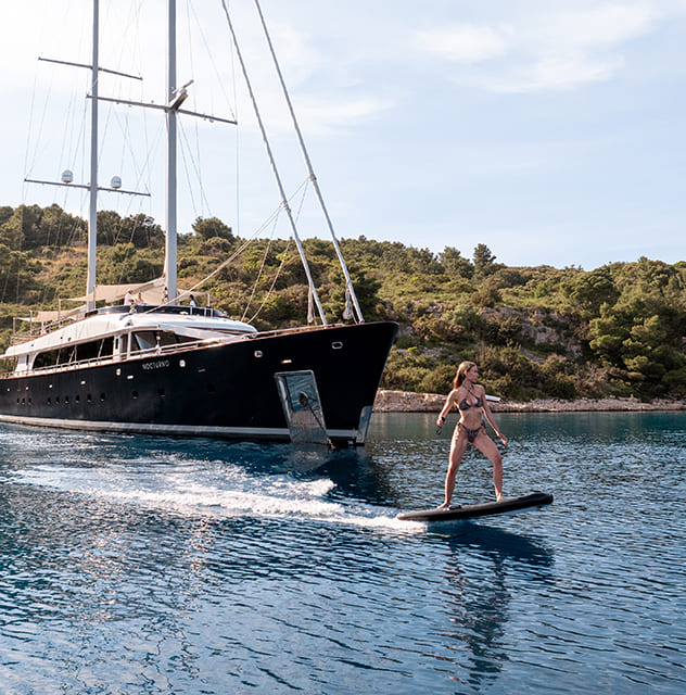 A walkhtrough video of motorsailer Nocturno