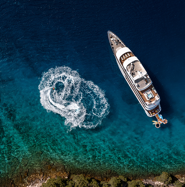 A walkhtrough video of yacht Alfa Mario