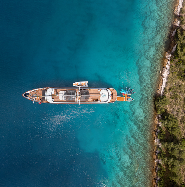 A walkhtrough video of yacht Anima Maris