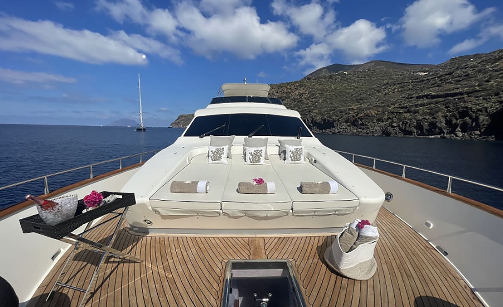 BIANCA II Bow deck
