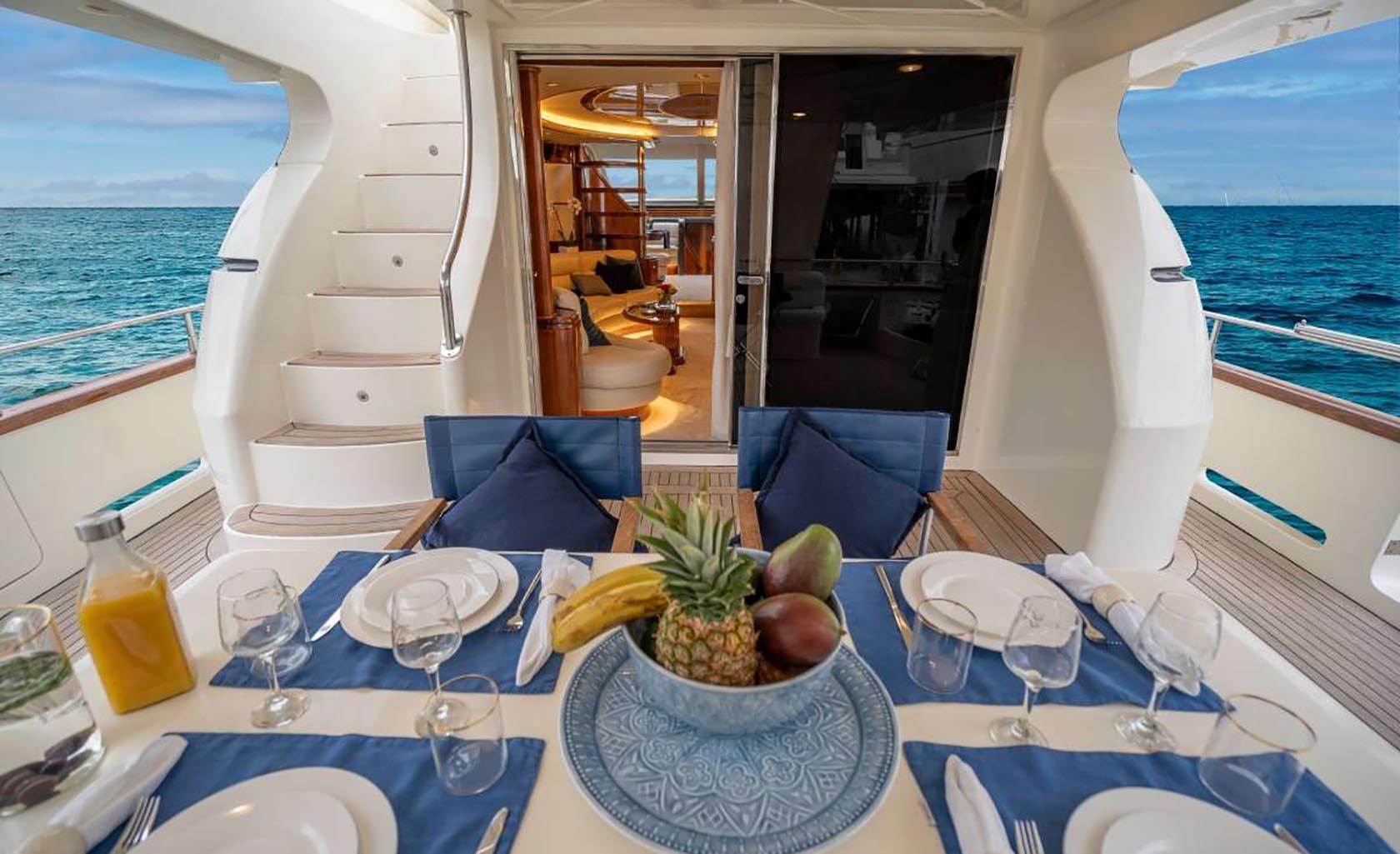 ESTIA ZEUS Aft deck