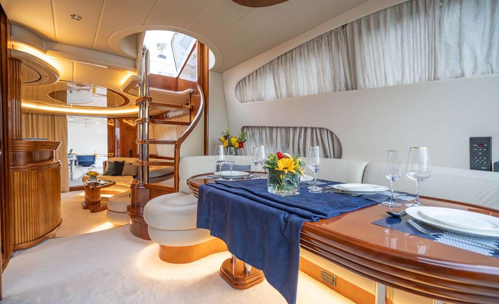 ESTIA ZEUS Saloon