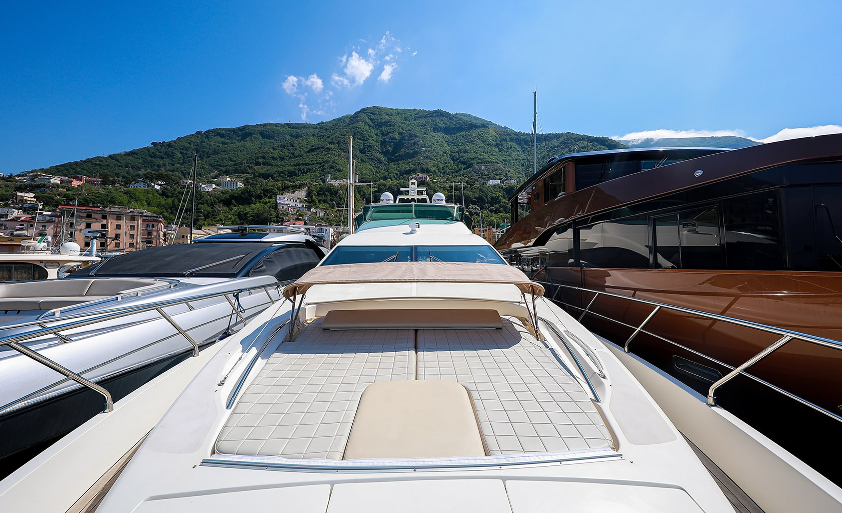 FOR EVER ROSANNA Bow deck