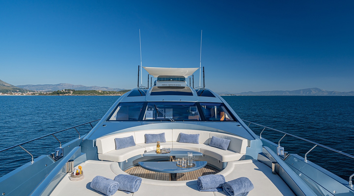 55 FIFTYFIVE Bow deck
