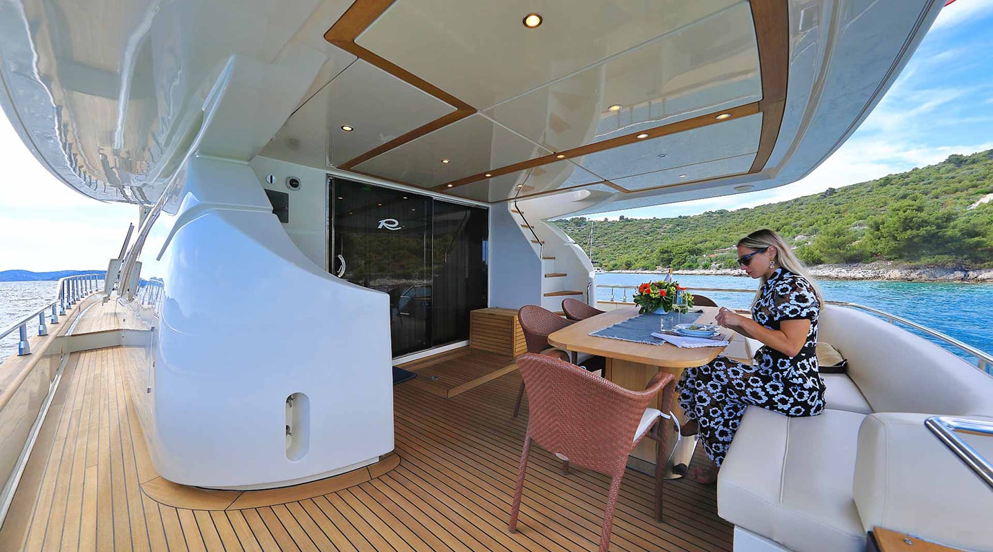 888 Aft deck