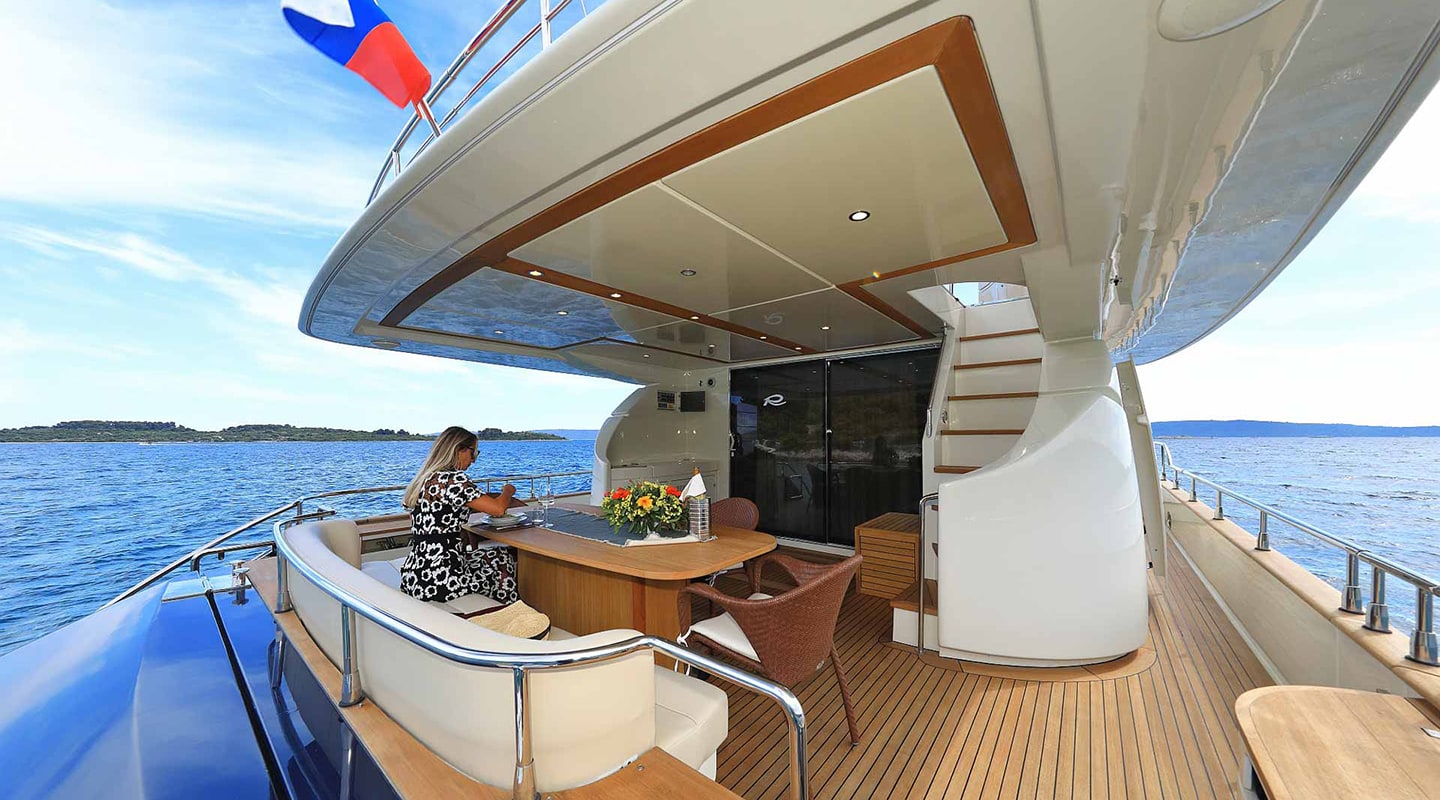 888 Aft deck