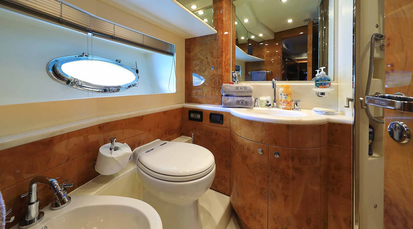 888 Bathroom