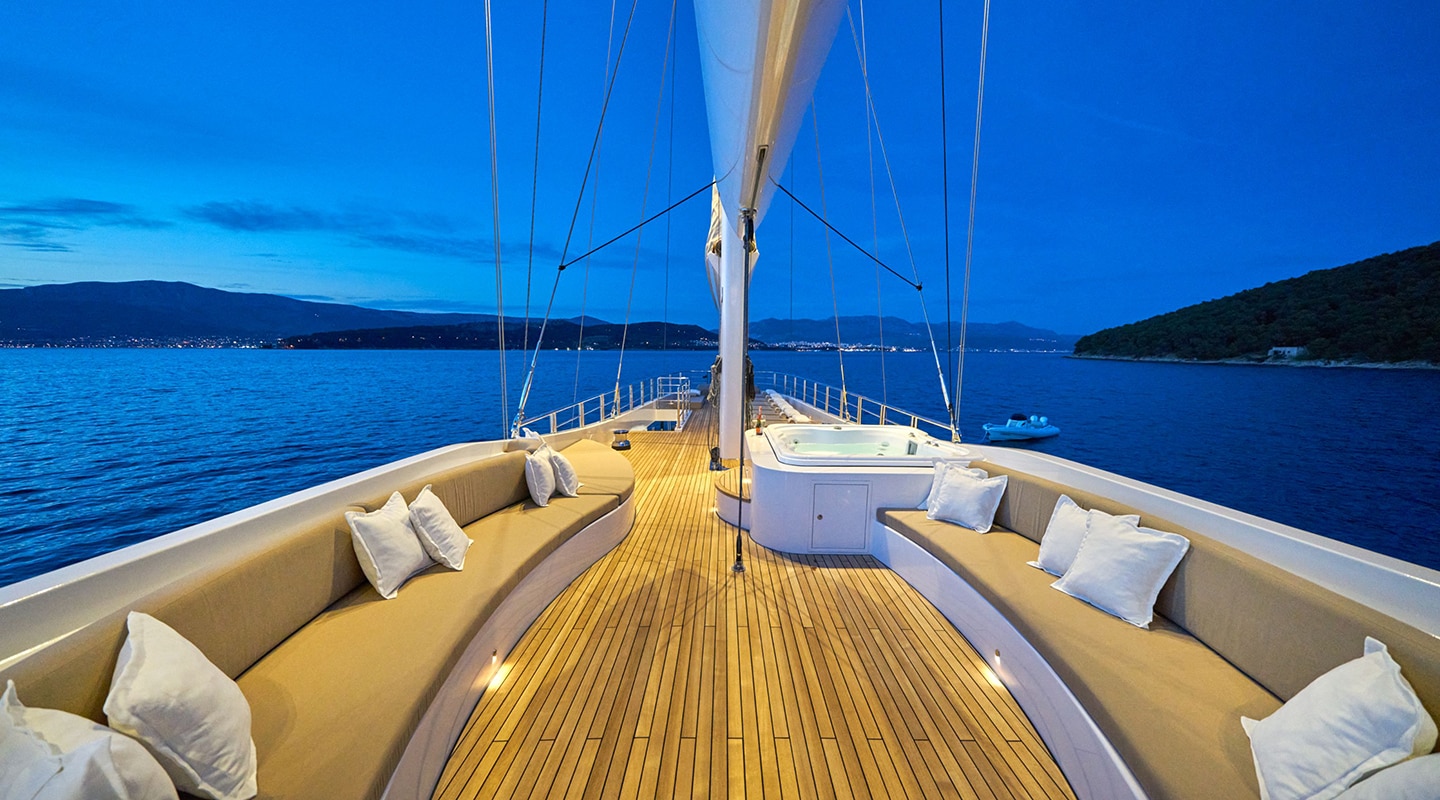 ACAPELLA Flybridge