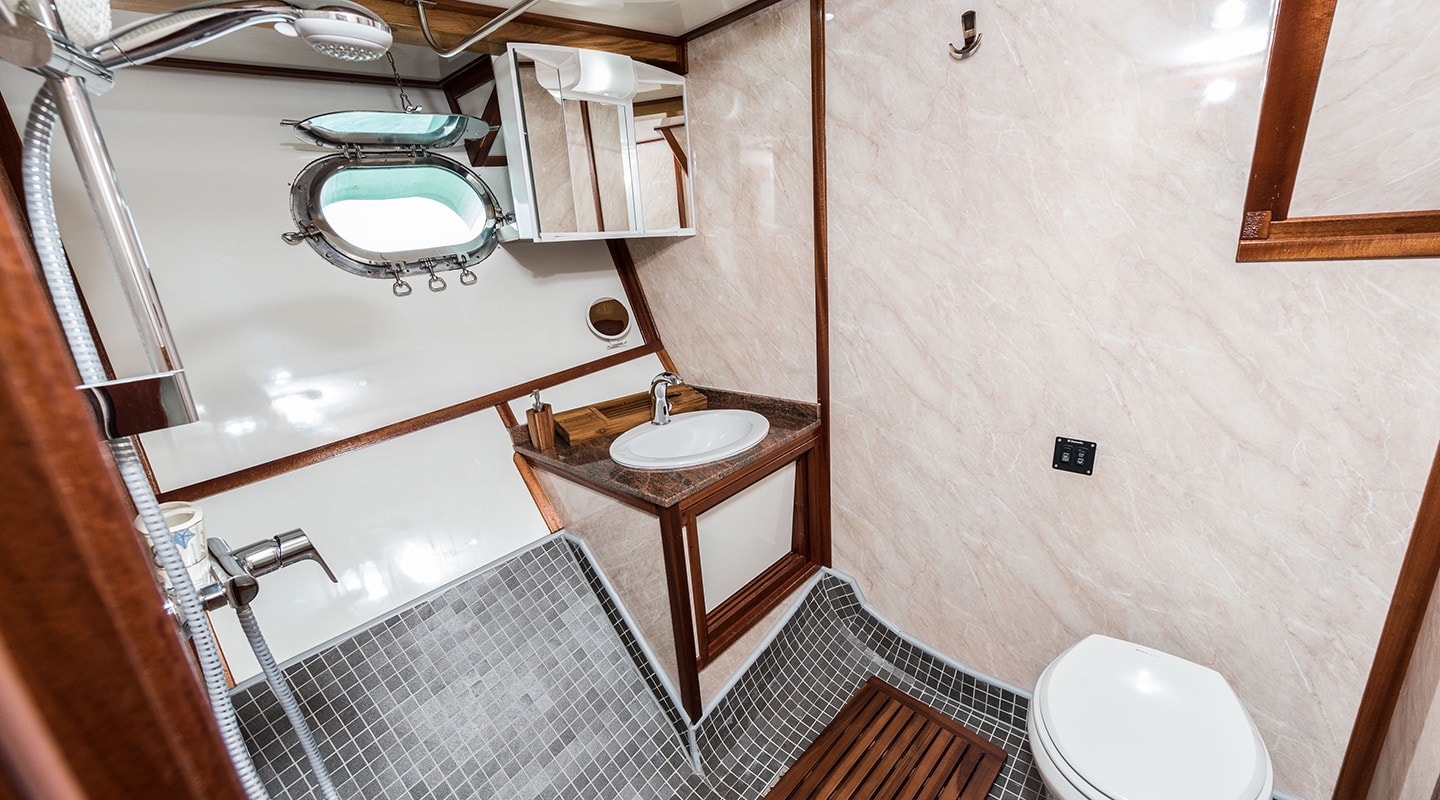 ADRIATIC BREEZE Bathroom