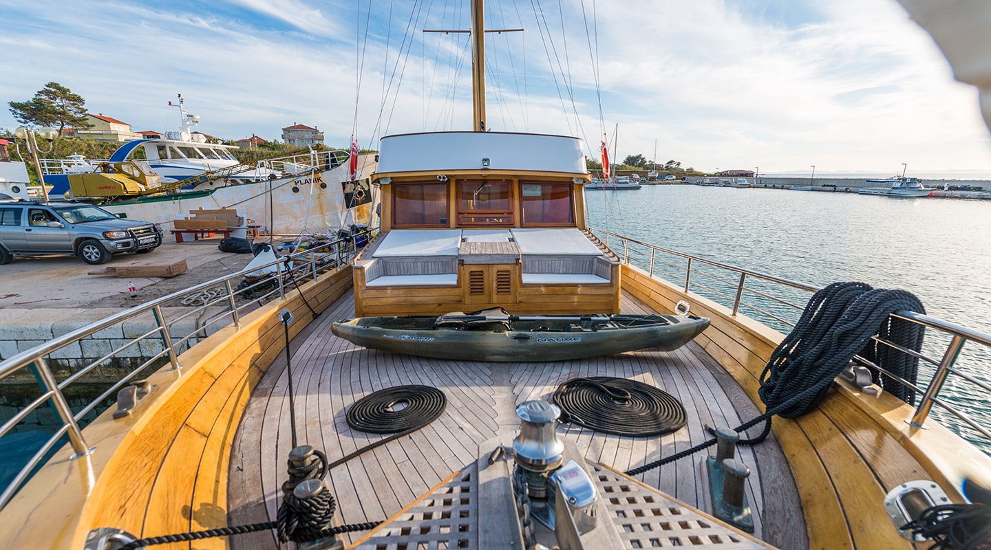 ADRIATIC BREEZE Bow deck