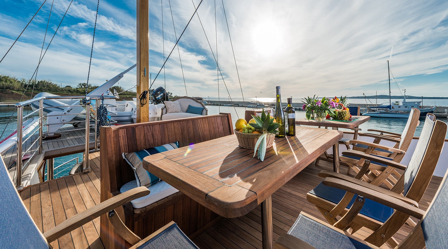 ADRIATIC BREEZE Flybridge