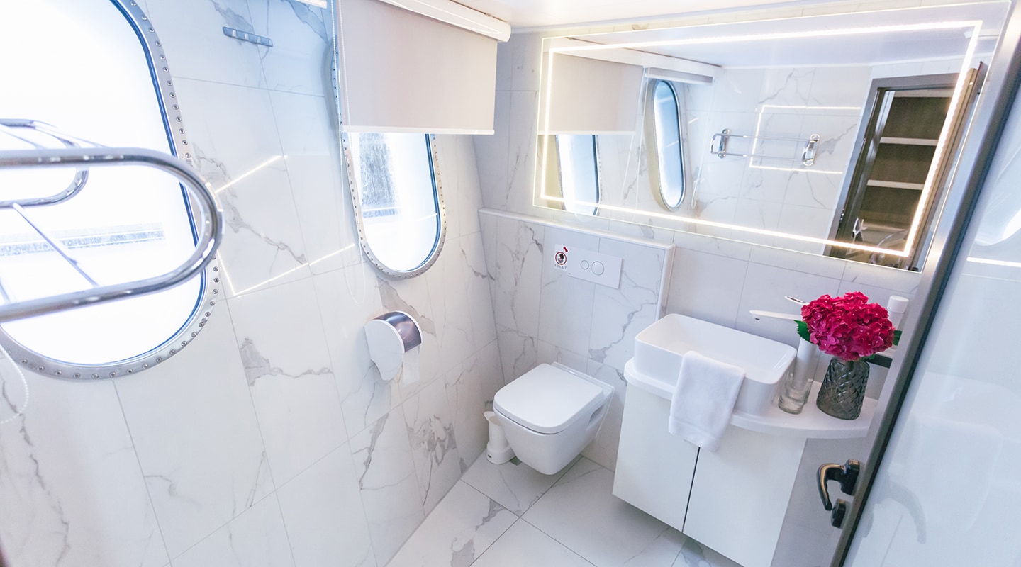 AGAPE ROSE Bathroom