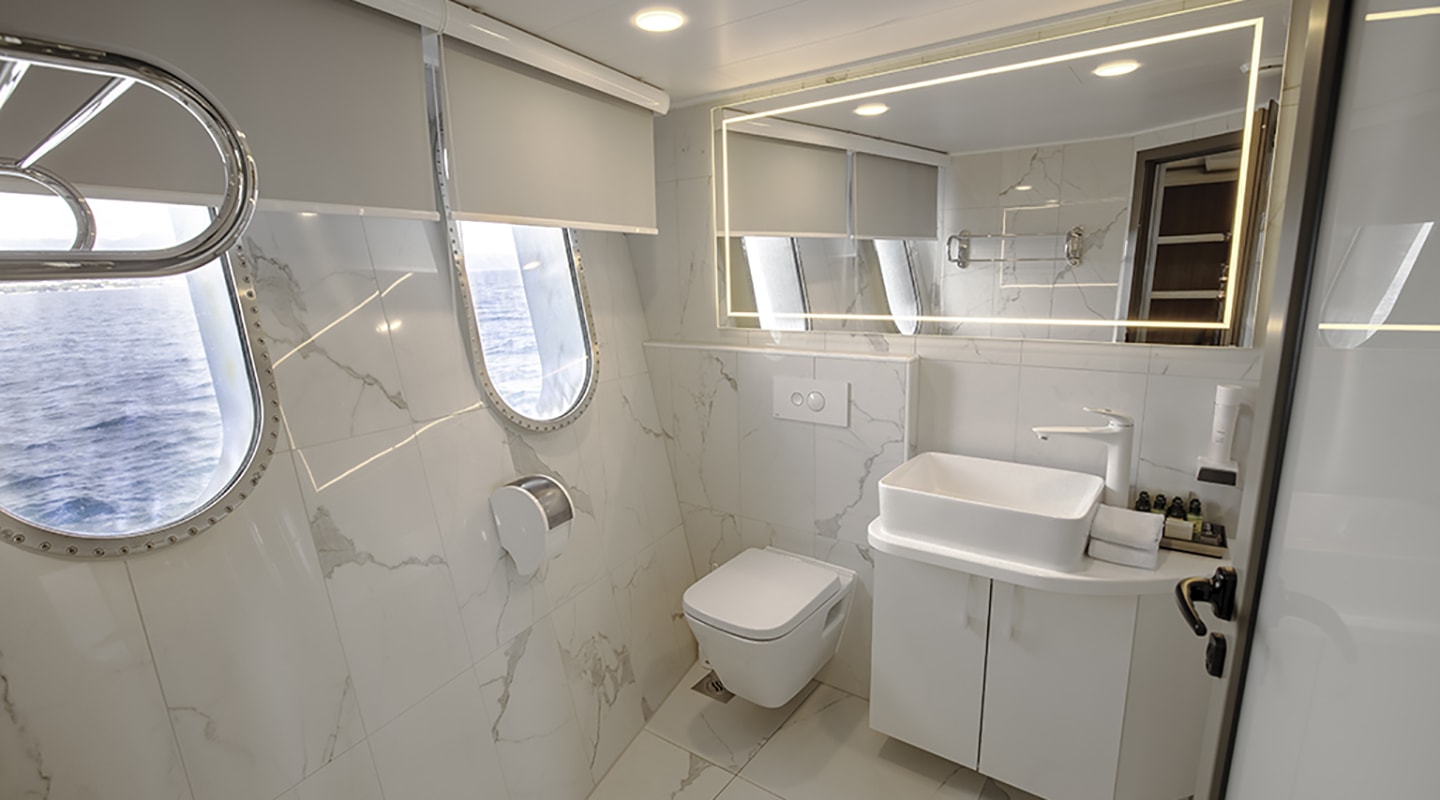 AGAPE ROSE Bathroom