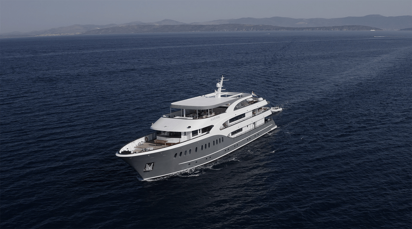 AGAPE ROSE Cruising