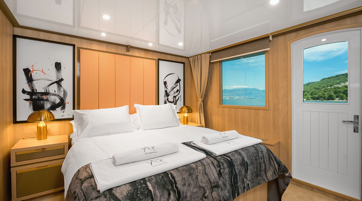 AGAPE ROSE Double cabin