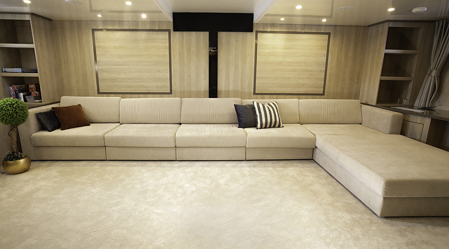 AGAPE ROSE Lounge room