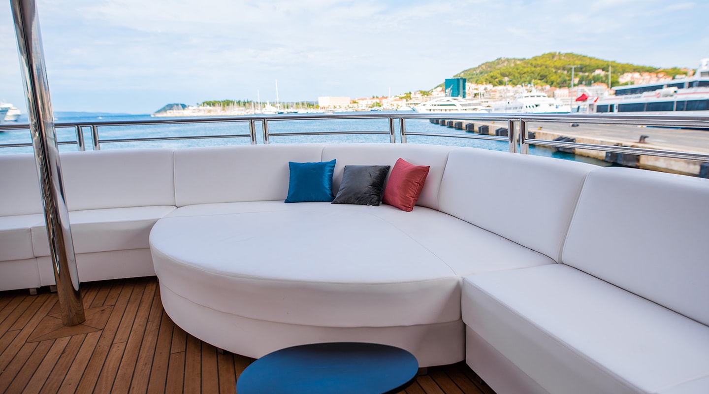 ALFA MARIO Aft deck