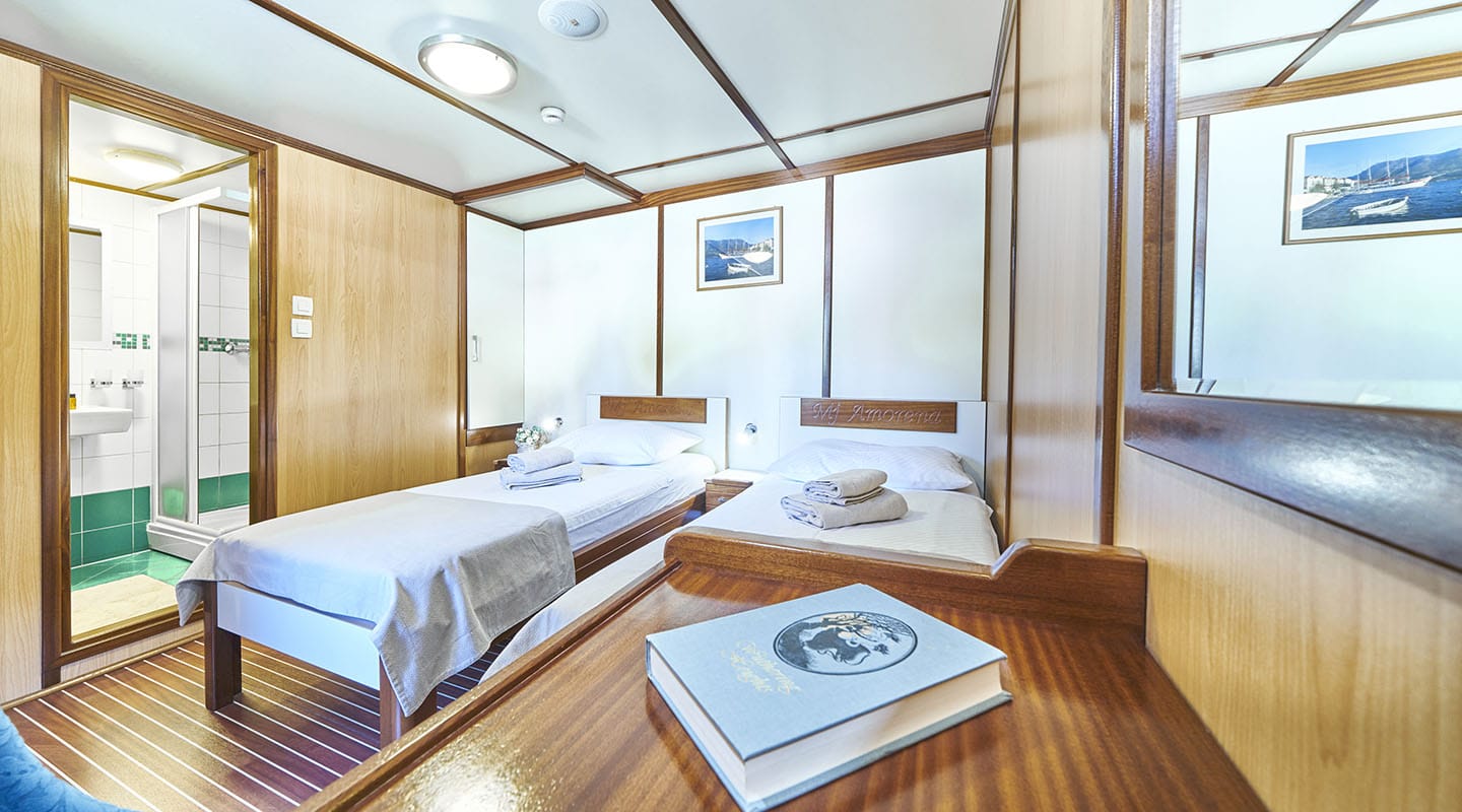 AMORENA Twin cabin