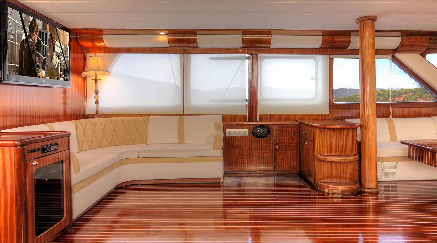 ANGELO 2 Saloon