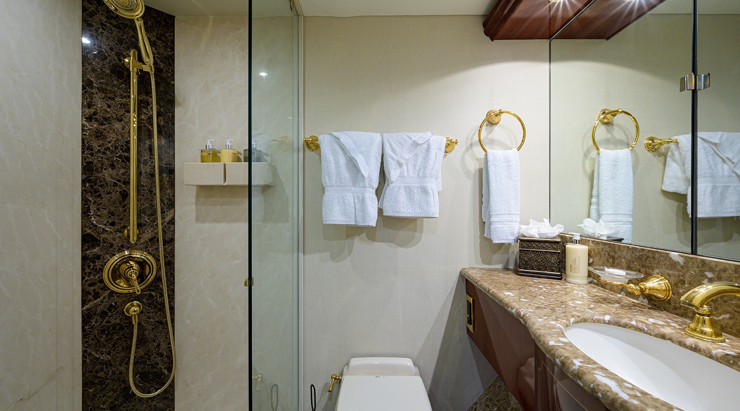 BELLA CONTESSA Bathroom