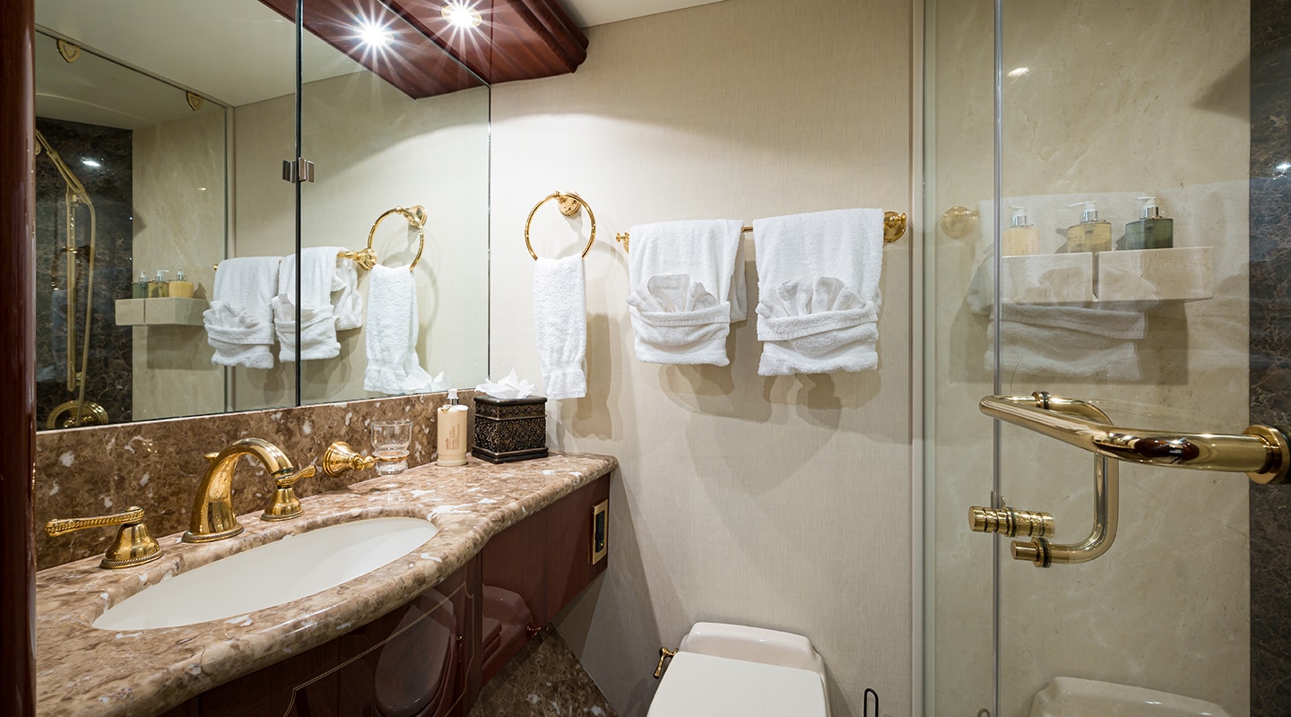 BELLA CONTESSA Bathroom
