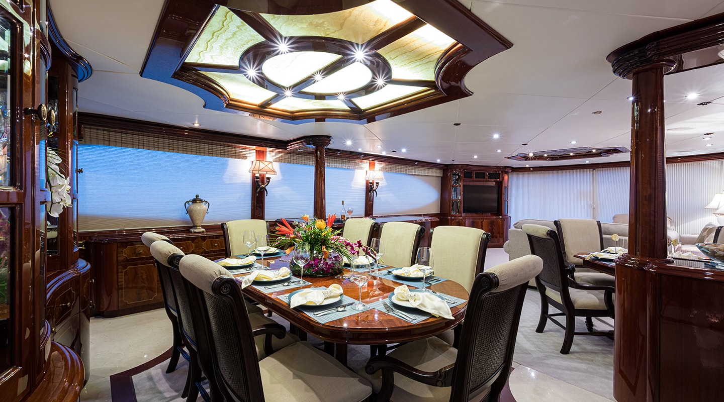 BELLA CONTESSA Dining