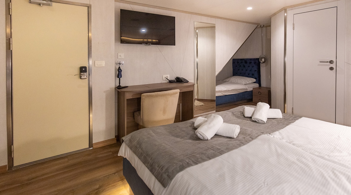 BELLA Double cabin