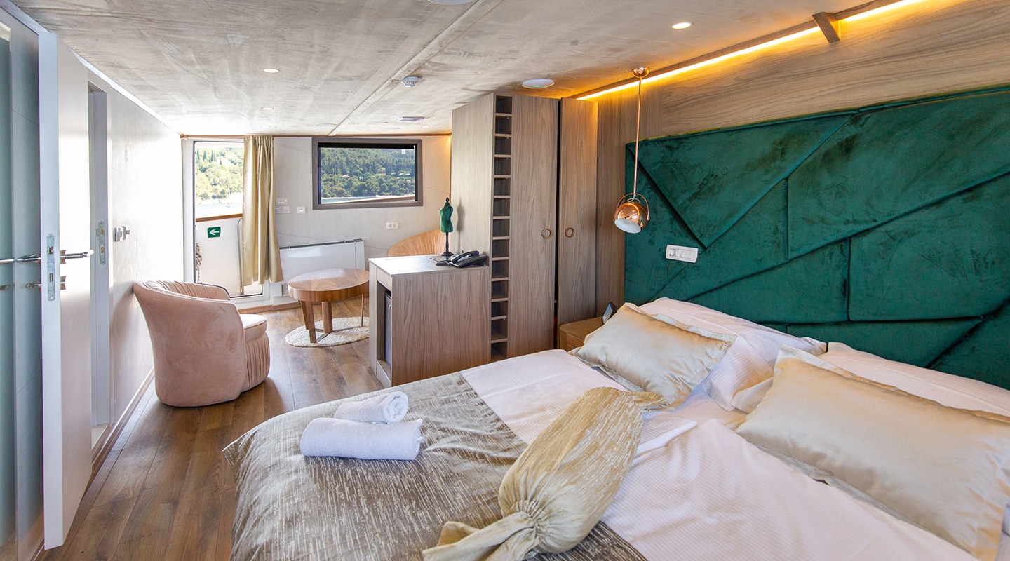 BELLA Double cabin