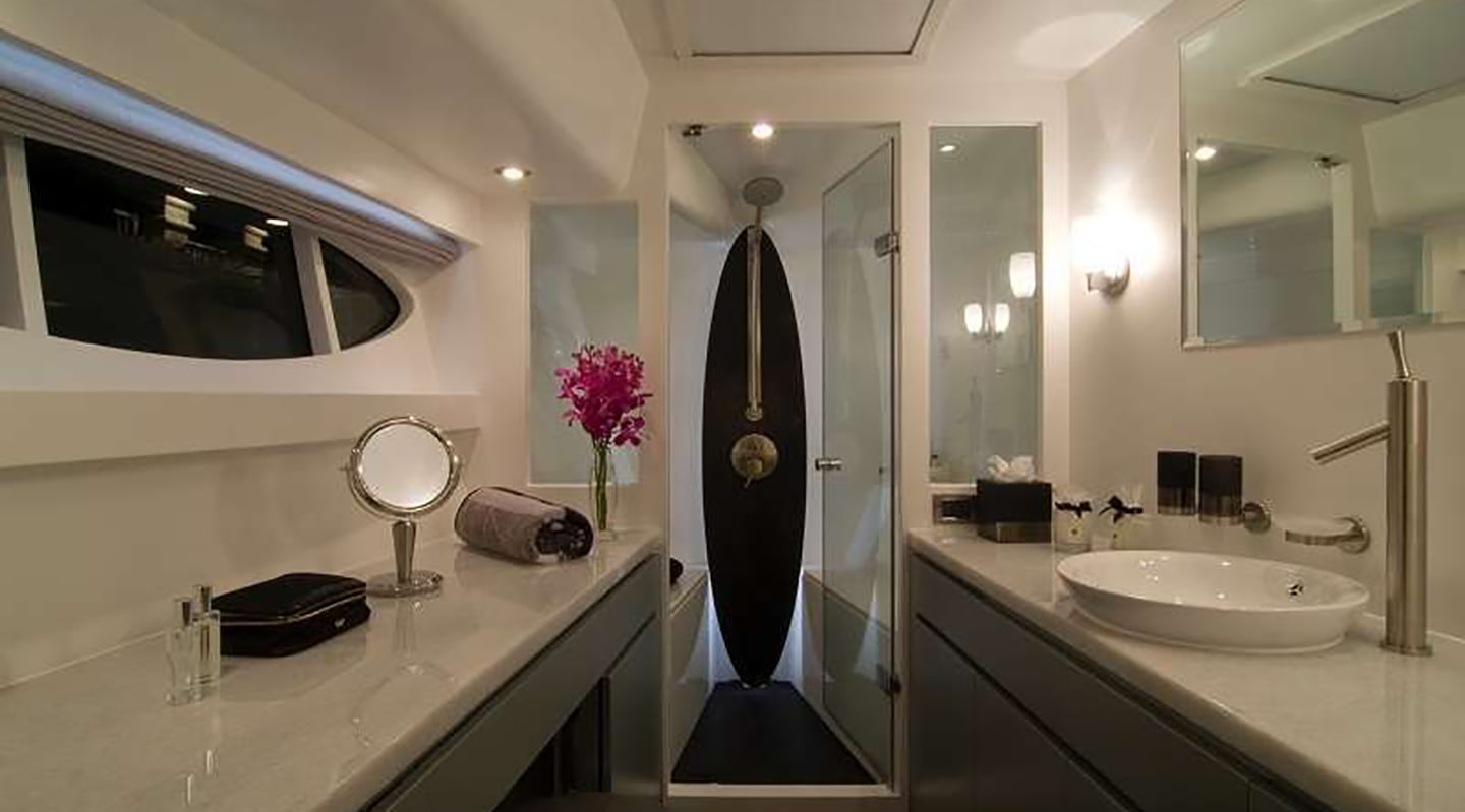 BLUE HORIZON Bathroom