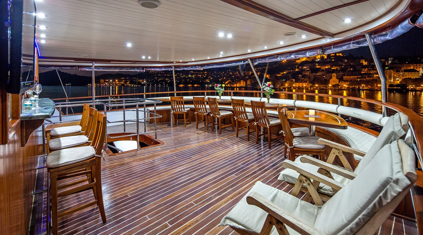 CESARICA Aft deck