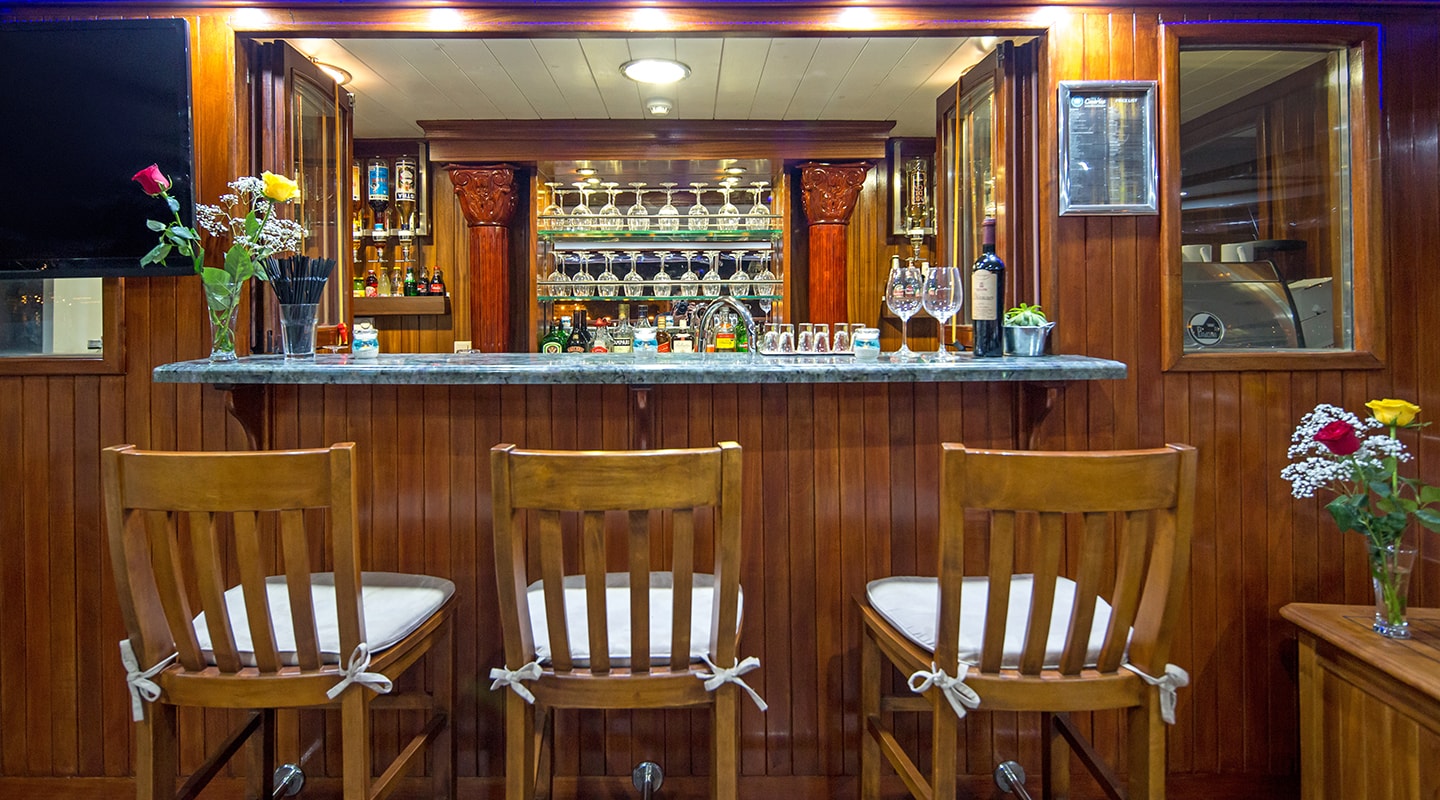 CESARICA Bar