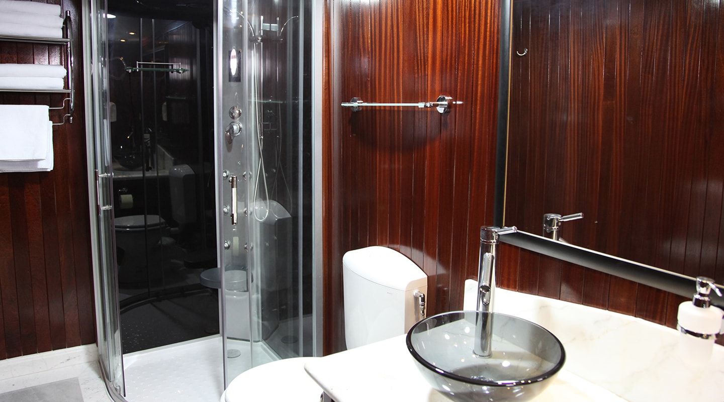 CESARICA Bathroom