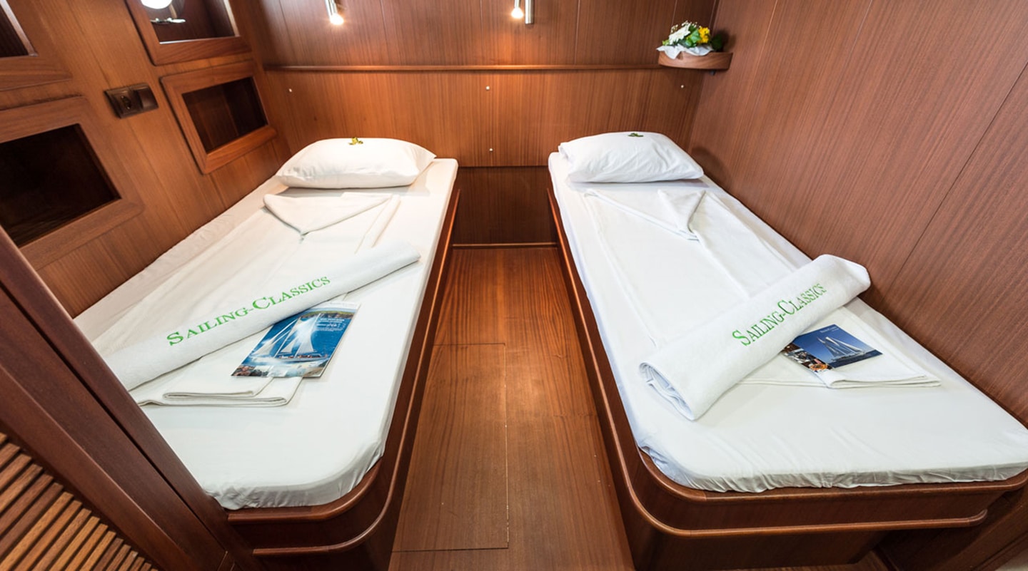 CHRONOS Twin cabin