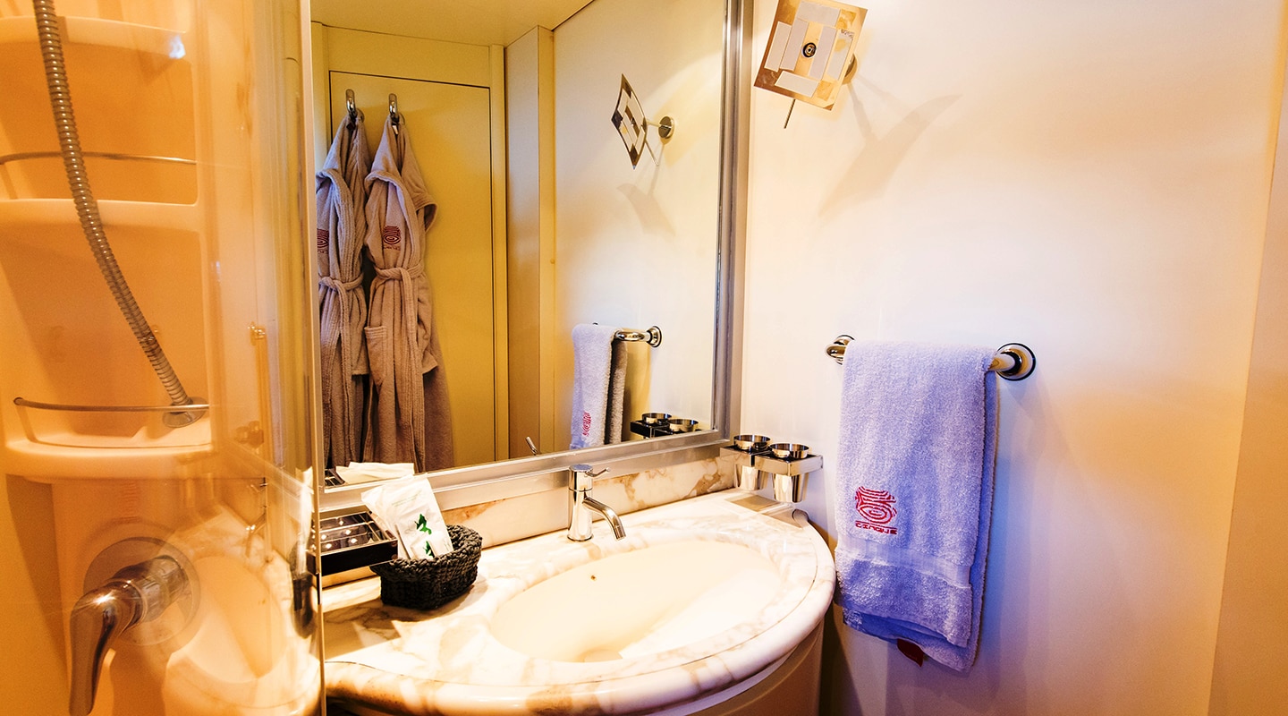 CINQUE Bathroom